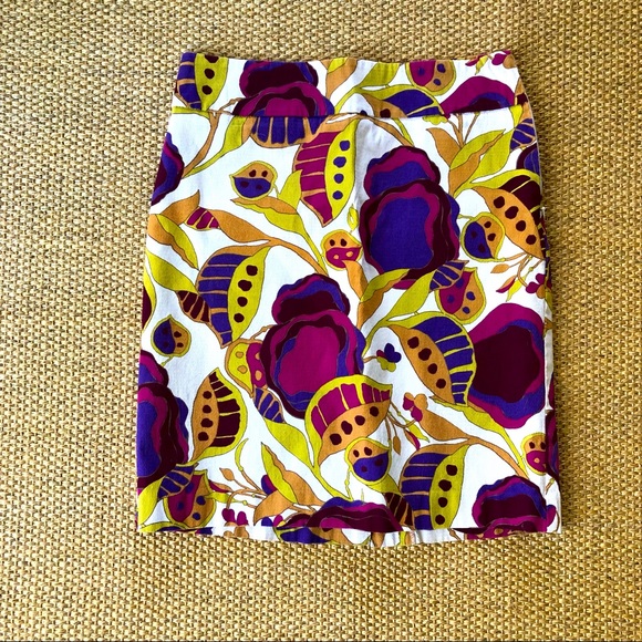 Merona Dresses & Skirts - EUC bold pattern pencil skirt